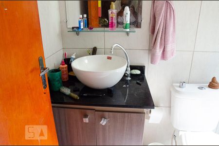 Casa à venda com 136m², 3 quartos e 2 vagasBanheiro da Suíte 2