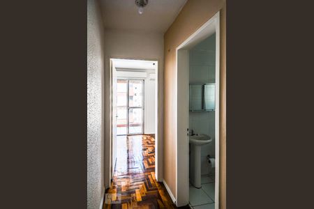 Corredor de apartamento para alugar com 1 quarto, 45m² em Centro Histórico, Porto Alegre