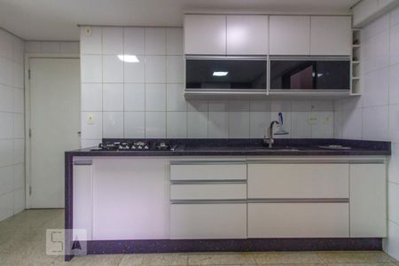 Apartamento à venda com 104m², 3 quartos e 2 vagasCozinha