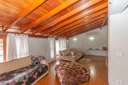 Sala de TV de casa à venda com 3 quartos, 769m² em Jardim Prudência, São Paulo
