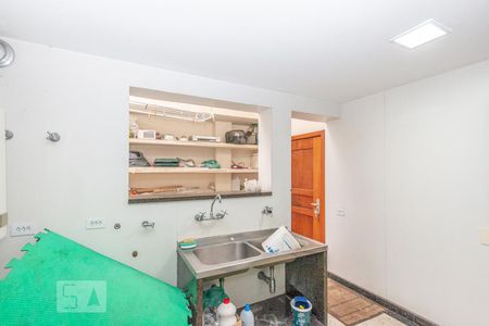 Casa à venda com 769m², 3 quartos e 5 vagasArea de Serviço - Lavanderia