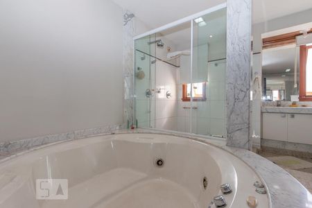 Casa à venda com 769m², 3 quartos e 5 vagasBanheiro da Suite 1