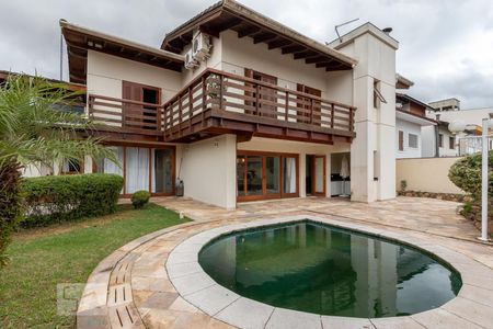 Casa à venda com 769m², 3 quartos e 5 vagasPiscina