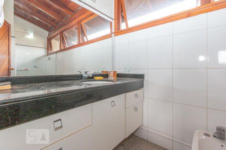 Casa à venda com 769m², 3 quartos e 5 vagasBanheiro da Suite 2