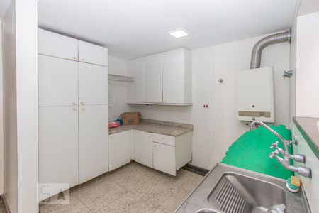 Casa à venda com 769m², 3 quartos e 5 vagasArea de Serviço - Lavanderia