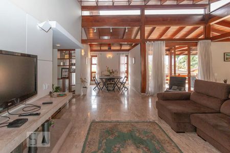 Casa à venda com 769m², 3 quartos e 5 vagasSala