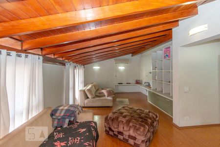 Sala de TV de casa à venda com 3 quartos, 769m² em Jardim Prudência, São Paulo