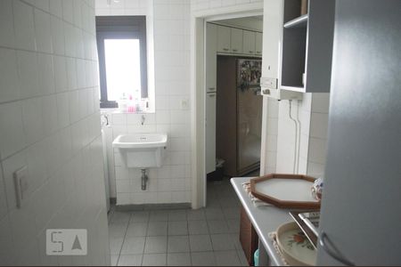 Apartamento à venda com 125m², 3 quartos e 2 vagas Apartamento à venda com 125m², 3 quartos e 2 vagasÁrea de Serviço