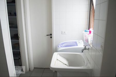Apartamento à venda com 125m², 3 quartos e 2 vagas Apartamento à venda com 125m², 3 quartos e 2 vagasÁrea de Serviço