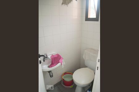 Apartamento à venda com 125m², 3 quartos e 2 vagas Apartamento à venda com 125m², 3 quartos e 2 vagasBanheiro de Serviço