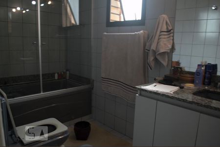 Apartamento à venda com 125m², 3 quartos e 2 vagas Apartamento à venda com 125m², 3 quartos e 2 vagasBanheiro