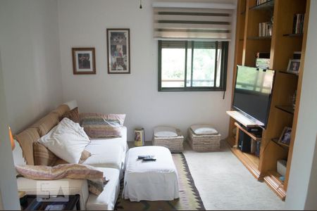 Apartamento à venda com 125m², 3 quartos e 2 vagas Apartamento à venda com 125m², 3 quartos e 2 vagasSala de TV