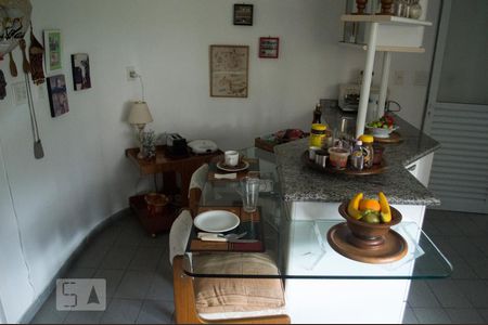 Apartamento à venda com 125m², 3 quartos e 2 vagas Apartamento à venda com 125m², 3 quartos e 2 vagasCozinha