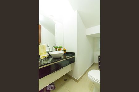 Lavabo de casa à venda com 3 quartos, 160m² em Vila Carbone, São Paulo