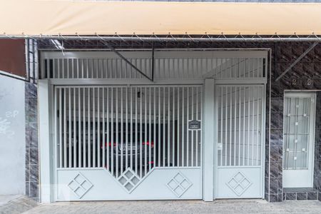 Casa à venda com 280m², 3 quartos e 2 vagas Casa à venda com 280m², 3 quartos e 2 vagasFachada