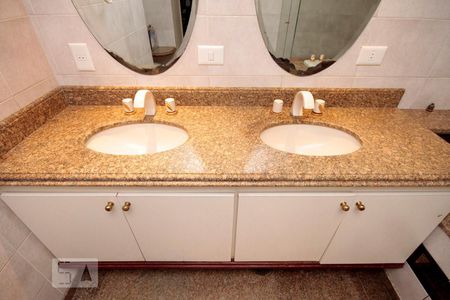 Apartamento à venda com 287m², 3 quartos e 2 vagasBanheiro da Suíte 3