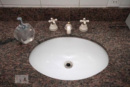 Apartamento à venda com 287m², 3 quartos e 2 vagasBanheiro da Suíte 2