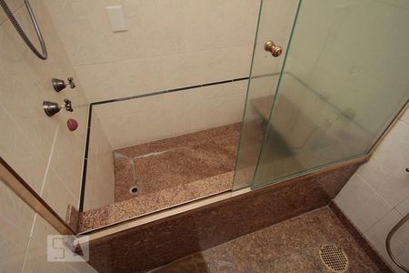 Apartamento à venda com 287m², 3 quartos e 2 vagasBanheiro da Suíte 1