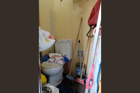 Apartamento à venda com 103m², 2 quartos e 1 vaga Apartamento à venda com 103m², 2 quartos e 1 vagaBanheiro de Serviço