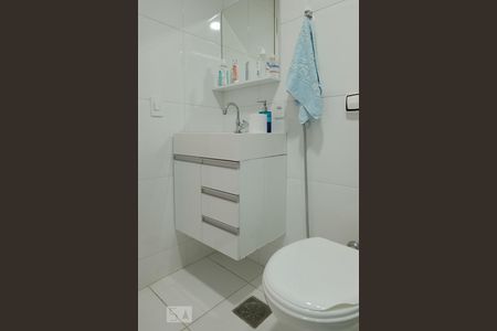 Apartamento à venda com 103m², 2 quartos e 1 vaga Apartamento à venda com 103m², 2 quartos e 1 vagaBanheiro da Suíte