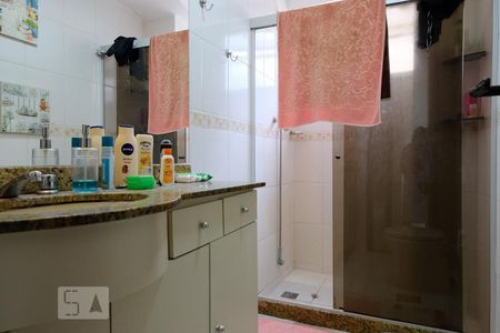 Apartamento à venda com 103m², 2 quartos e 1 vaga Apartamento à venda com 103m², 2 quartos e 1 vagaBanheiro Social