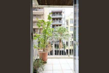 Apartamento à venda com 103m², 2 quartos e 1 vaga Apartamento à venda com 103m², 2 quartos e 1 vagaVaranda da Suíte