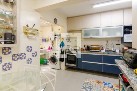 Apartamento à venda com 130m², 3 quartos e 2 vagasCozinha