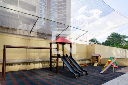 Apartamento à venda com 130m², 3 quartos e 2 vagasÁrea comum - Playground