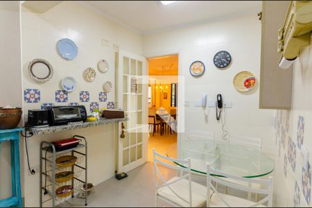 Apartamento à venda com 130m², 3 quartos e 2 vagasCozinha