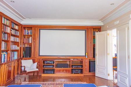 Casa para alugar com 500m², 4 quartos e 3 vagas Casa para alugar com 500m², 4 quartos e 3 vagasSala de Cinema