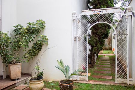 Casa para alugar com 500m², 4 quartos e 3 vagas Casa para alugar com 500m², 4 quartos e 3 vagasÁrea Externa