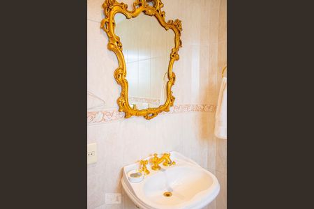 Casa para alugar com 500m², 4 quartos e 3 vagas Casa para alugar com 500m², 4 quartos e 3 vagasBanheiro do Quarto 2