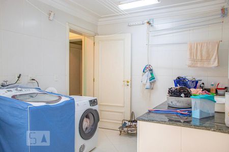 Casa para alugar com 500m², 4 quartos e 3 vagas Casa para alugar com 500m², 4 quartos e 3 vagasÁrea de Serviço