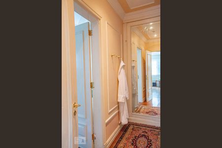 Casa para alugar com 500m², 4 quartos e 3 vagas Casa para alugar com 500m², 4 quartos e 3 vagasCloset