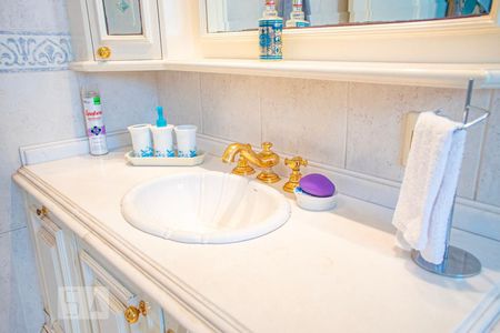 Casa para alugar com 500m², 4 quartos e 3 vagas Casa para alugar com 500m², 4 quartos e 3 vagasBanheiro do Quarto 1