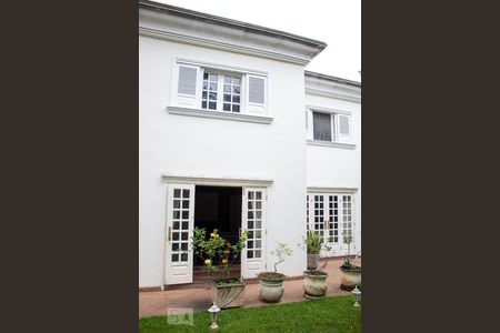 Casa para alugar com 500m², 4 quartos e 3 vagas Casa para alugar com 500m², 4 quartos e 3 vagasFachada