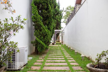 Casa para alugar com 500m², 4 quartos e 3 vagas Casa para alugar com 500m², 4 quartos e 3 vagasÁrea Externa