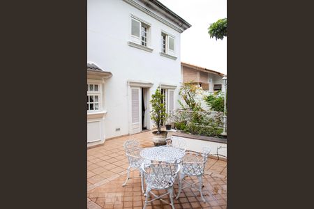 Casa para alugar com 500m², 4 quartos e 3 vagas Casa para alugar com 500m², 4 quartos e 3 vagasÁrea Externa