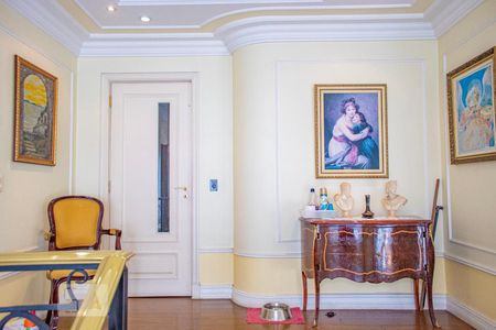 Casa para alugar com 500m², 4 quartos e 3 vagas Casa para alugar com 500m², 4 quartos e 3 vagasCorredor