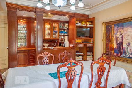 Casa para alugar com 500m², 4 quartos e 3 vagas Casa para alugar com 500m², 4 quartos e 3 vagasSala de Jantar