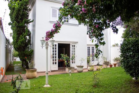 Casa para alugar com 500m², 4 quartos e 3 vagas Casa para alugar com 500m², 4 quartos e 3 vagasÁrea Externa