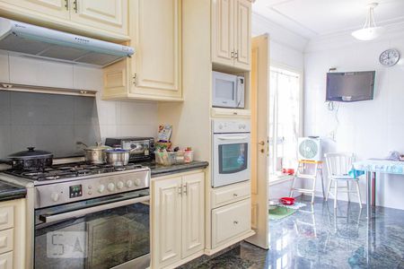 Casa para alugar com 500m², 4 quartos e 3 vagas Casa para alugar com 500m², 4 quartos e 3 vagasCozinha