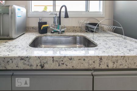 Cozinha de apartamento à venda com 2 quartos, 50m² em Floramar, Belo Horizonte