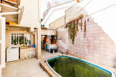 Casa à venda com 120m², 3 quartos e 2 vagas Casa à venda com 120m², 3 quartos e 2 vagasPiscina