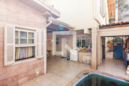 Casa à venda com 120m², 3 quartos e 2 vagas Casa à venda com 120m², 3 quartos e 2 vagasPiscina