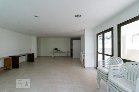 Apartamento para alugar com 110m², 4 quartos e 2 vagasÁrea comum - Salão de festas