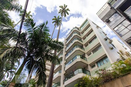 Apartamento para alugar com 110m², 4 quartos e 2 vagasFachada