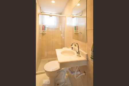 Banheiro Corredor de apartamento para alugar com 3 quartos, 70m² em Jardim Apipema, Salvador