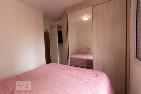 Quarto 1 de apartamento para alugar com 2 quartos, 57m² em Jaguaré, São Paulo