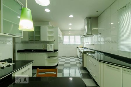 Casa à venda com 285m², 4 quartos e 2 vagas Casa à venda com 285m², 4 quartos e 2 vagasCozinha